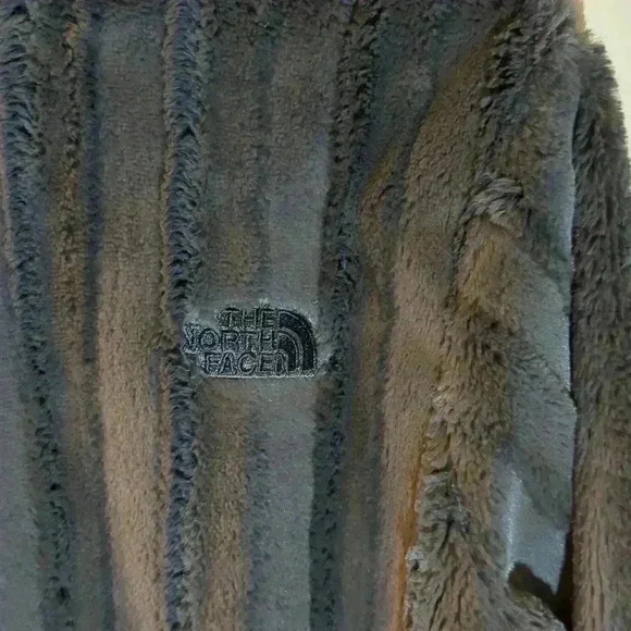 The North Face faux fur jacket, black, size medium - Picture 9 of 9